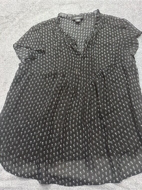 Liz Claiborne Floral Short Sleeve Blouse in Black & White XL